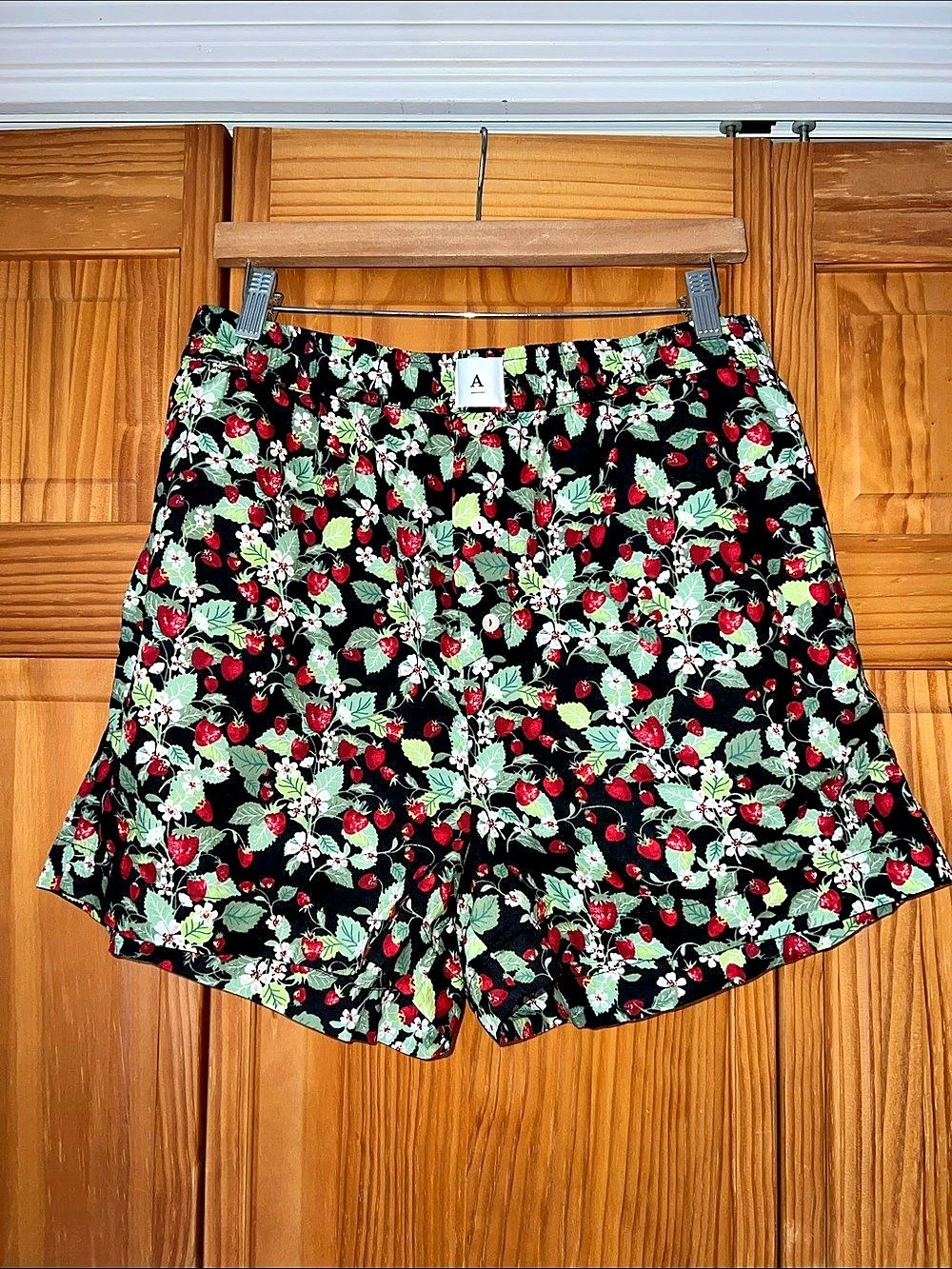 Woman’s Anthropologie Floral High Waist Pajamas Shorts in Black & Red Size M